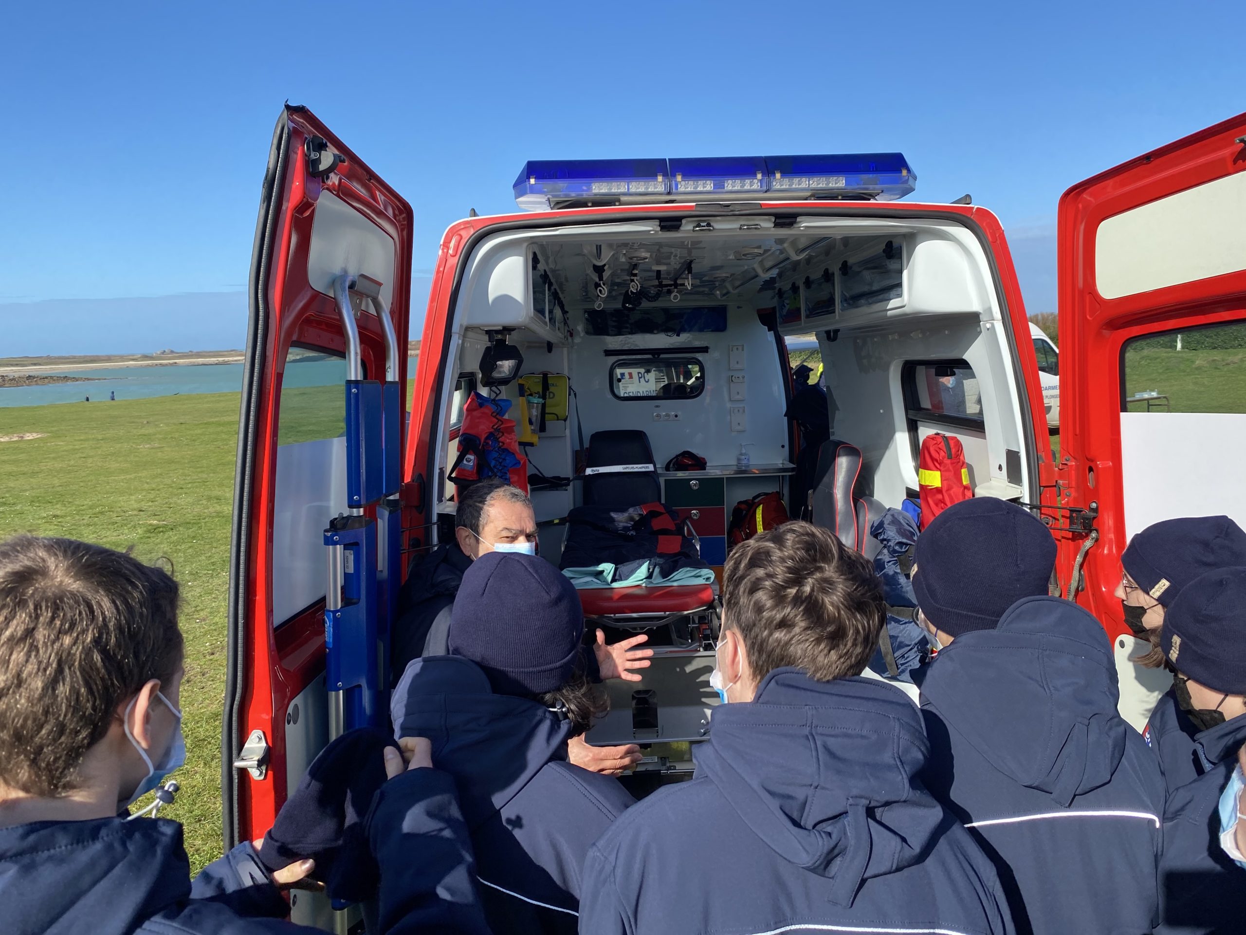Explication des caractéristiques du véhicule de secours et d'assistance aux victimes (VSAV) du SDIS22