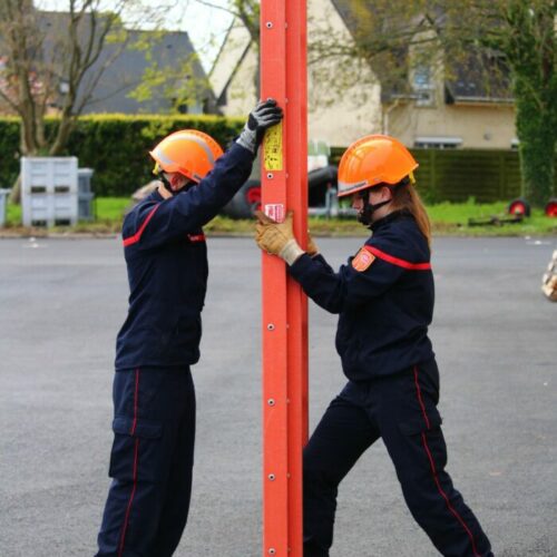 (Jeune sapeur-pompier)